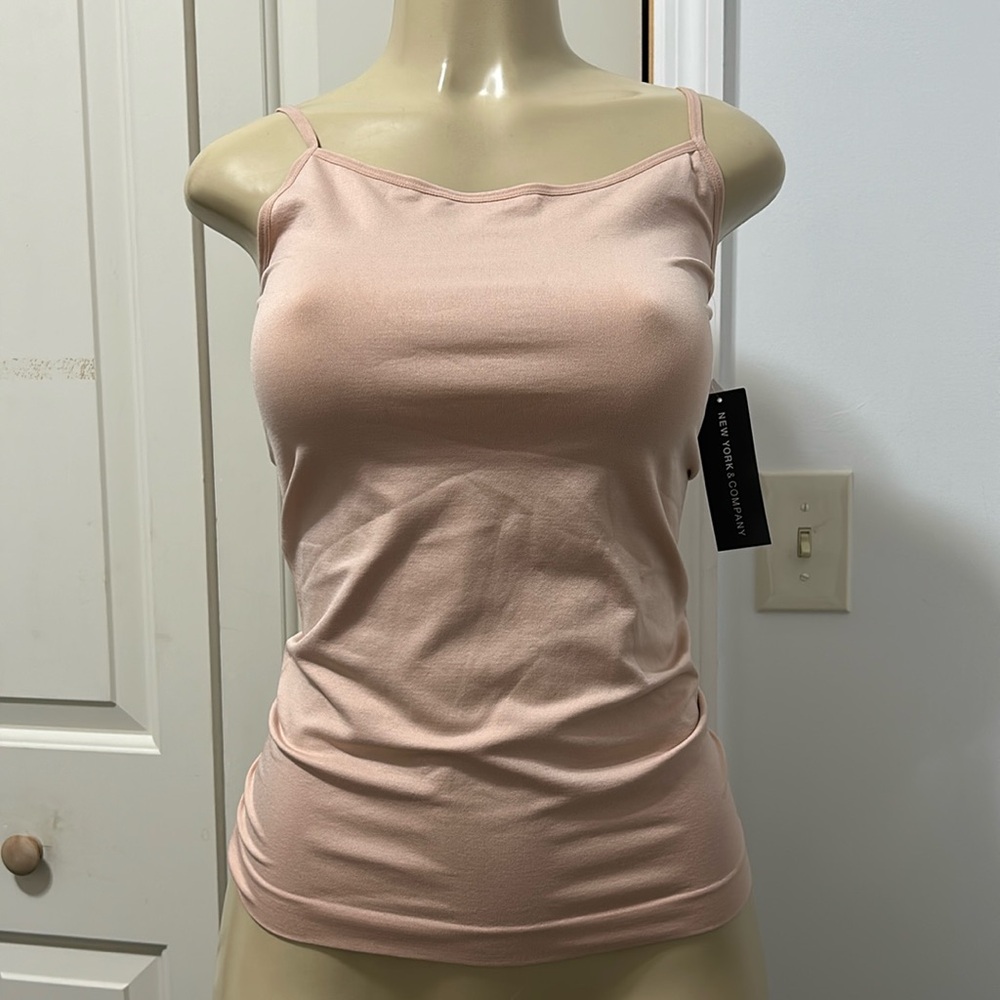 NEW YORK & COMPANY CAMISOLE SIZE M